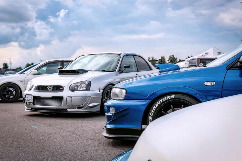 Fahrzeuge während des Show & Shine Contest im Rahmen der L8 Night auf dem DEKRA Lausitzring