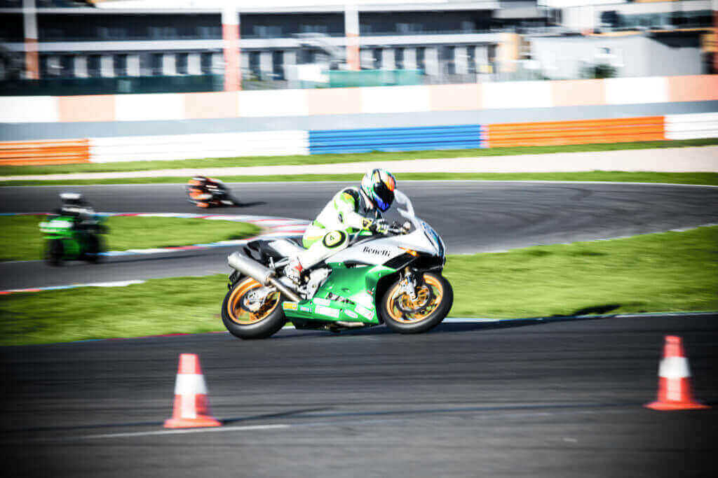 Motorrad beim Motorradtraining von HPS Racing auf dem DEKRA Lausitzring
